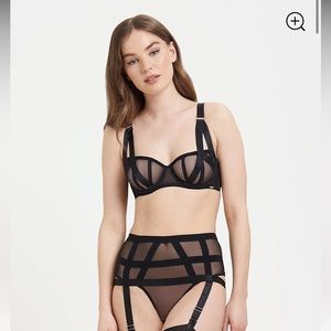 EUC 🖤BLUEBELLA🖤 Karolina XS Karolina Garter Belt Thong and 32A Bra Set